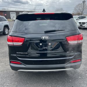 KIA SORENTO EX V6 - 7
