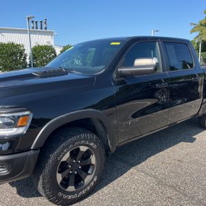 2019 RAM 1500 REBEL 照片 2