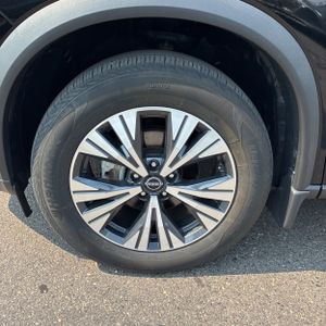 صورة مصغرة 17 لـ 2023 Nissan ROGUE SV