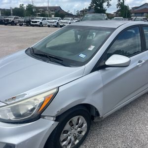 HYUNDAI ACCENT SE - 2