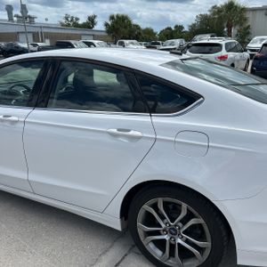 FORD FUSION HYBRID SE - 6