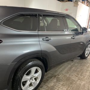 2021 Toyota HIGHLANDER LE photo 9