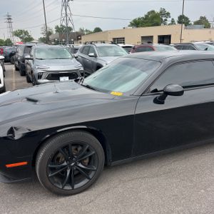2017 Dodge CHALLENGER SXT PLUS — фото 2