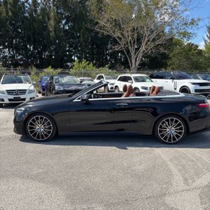 MERCEDES-BENZ E-CLASS - 3