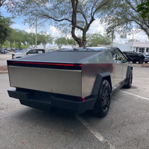 TESLA CYBERTRUCK BASE - 8