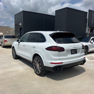 PORSCHE CAYENNE S - 4