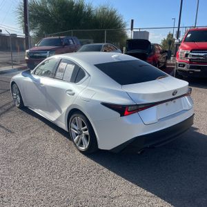 2022 Lexus IS 300 BASE — фото 5