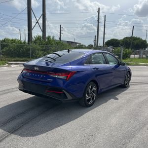 2024 Hyundai ELANTRA LIMITED — фото 8