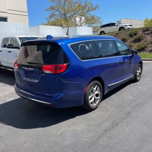 CHRYSLER PACIFICA TOURING L PLUS - 8