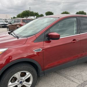 FORD ESCAPE SE - 2