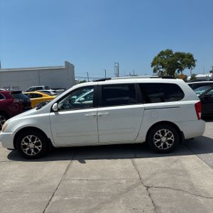 KIA SEDONA LX - 3