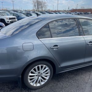 VOLKSWAGEN JETTA SE - 9