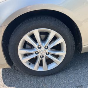 2011 Lexus ES 350 BASE thumbnail 17
