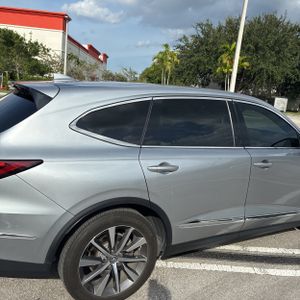 صورة 9 لـ 2025 Acura MDX W/TECH