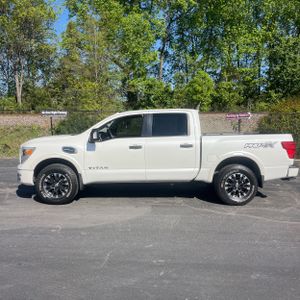 NISSAN TITAN PRO-4X - 3