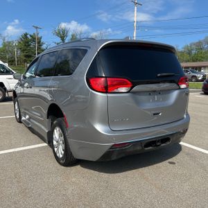 CHRYSLER PACIFICA TOURING L - 5