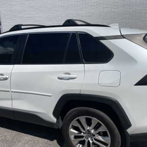 صورة 6 لـ 2024 Toyota RAV4 XLE PREMIUM
