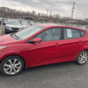 HYUNDAI ACCENT SE - 4