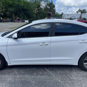 HYUNDAI ELANTRA SEL - 4