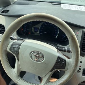 2012 Toyota SIENNA XLE 8-PASSENGER — миниатюра 52