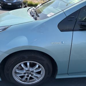 TOYOTA PRIUS - 2