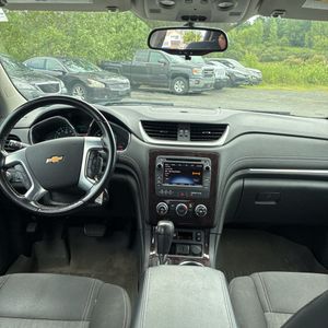2017 Chevrolet TRAVERSE LT thumbnail 38