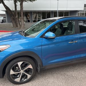 HYUNDAI TUCSON LIMITED - 2