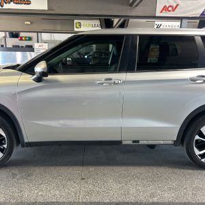 2022 Mitsubishi OUTLANDER SE — фото 4