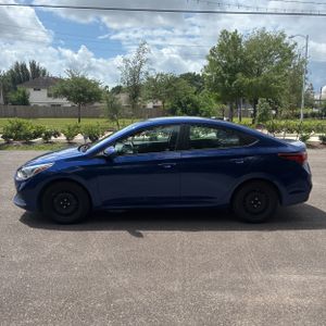 HYUNDAI ACCENT SE - 3