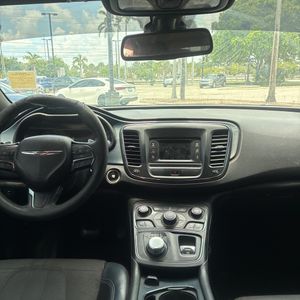 2015 Chrysler 200 S — миниатюра 36