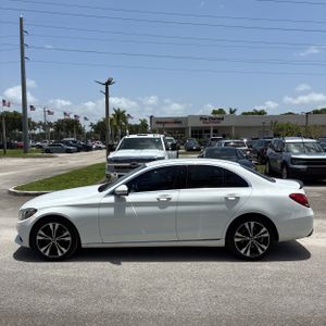 2015 Mercedes-BENZ C-CLASS 照片 3