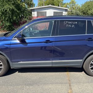 VOLKSWAGEN TIGUAN SE - 4