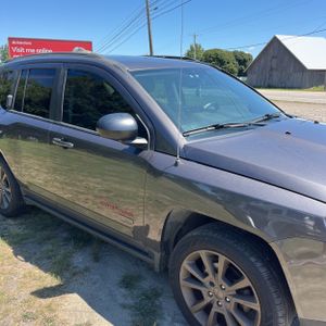 2017 JEEP COMPASS 75TH ANNIVERSARY EDITION — миниатюра 13