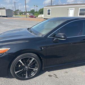 2020 Toyota CAMRY XSE photo 2