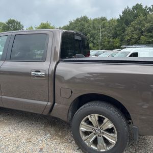 2019 Nissan TITAN SV — фото 6