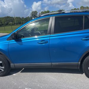 صورة 4 لـ 2017 Toyota RAV4 LE