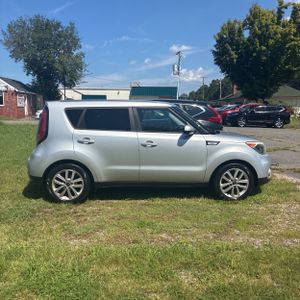 2018 KIA SOUL + 照片 7
