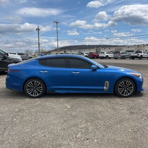 KIA STINGER PREMIUM - 10