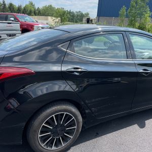 صورة 9 لـ 2016 Hyundai ELANTRA SE