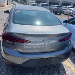 2019 Hyundai ELANTRA SE photo 5