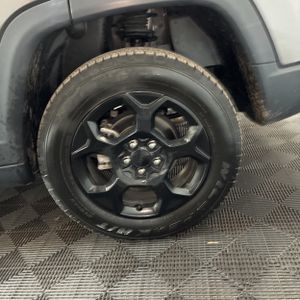2023 JEEP COMPASS TRAILHAWK — миниатюра 18