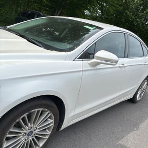 FORD FUSION SE - 2