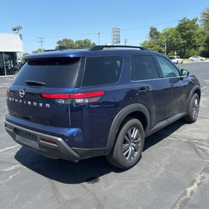 2025 Nissan PATHFINDER SV 照片 8