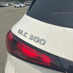 2025 Mercedes-BENZ GLC thumbnail 23