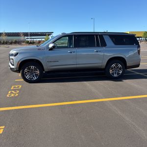 CHEVROLET SUBURBAN Z71 - 3