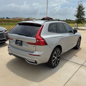 صورة 8 لـ 2024 Volvo XC60 B5 PLUS DARK THEME