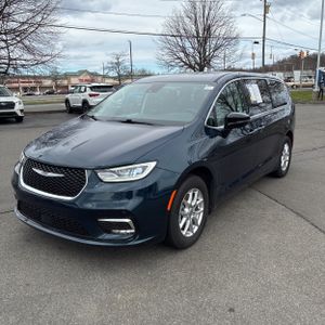 Chrysler Pacifica Touring L - 1