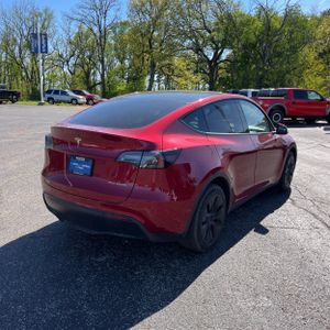 TESLA MODEL Y LONG RANGE - 8