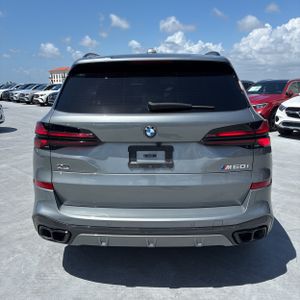 صورة 7 لـ 2025 BMW X5 M60I