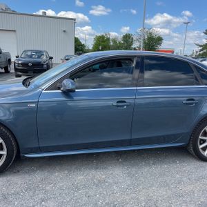 AUDI A4 2.0T PREMIUM - 4